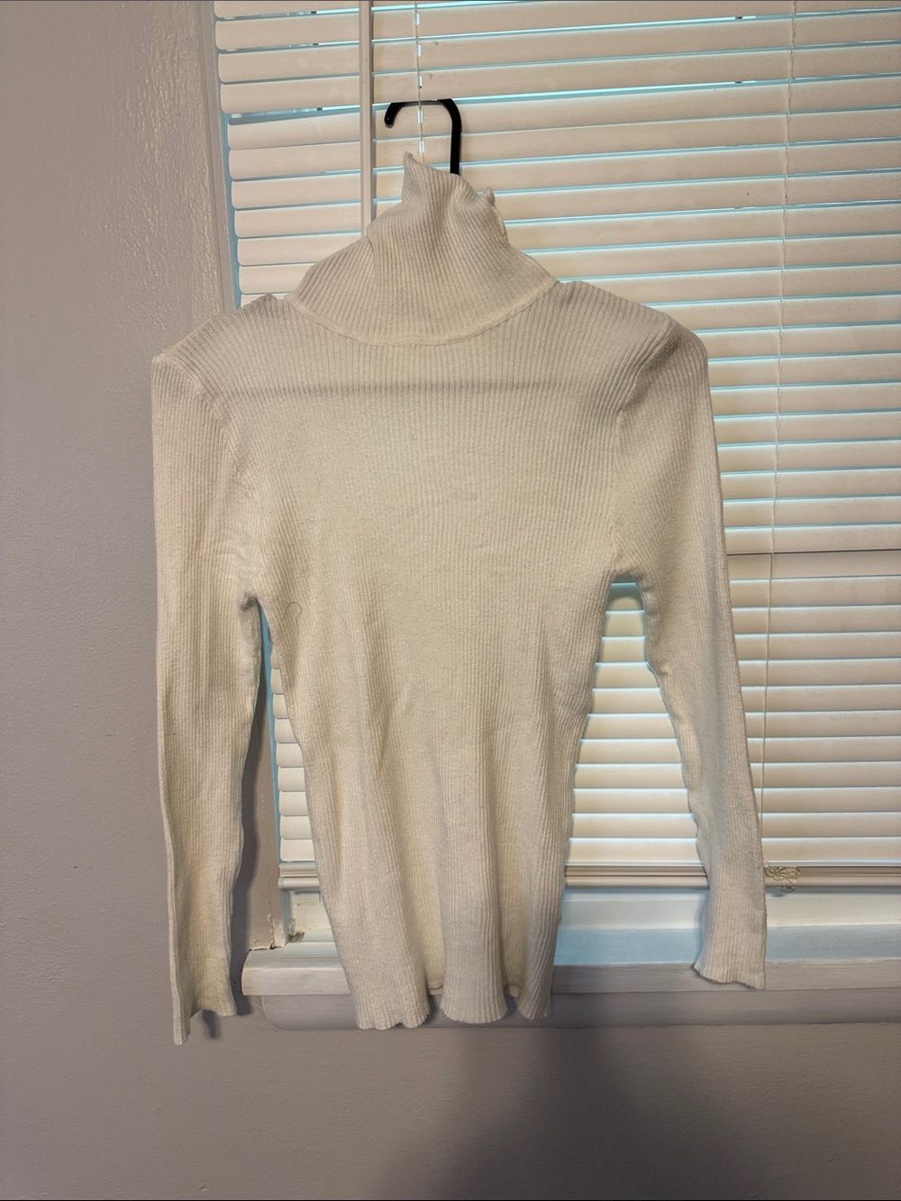 SHEIN Cream Ribbed Turtleneck Sweater